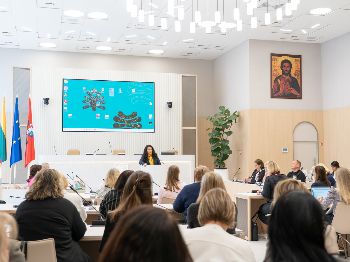 Partnerystė vaiko gerovei: konferencijoje savivaldybėje ieškota, kaip greičiau padėti šeimoms