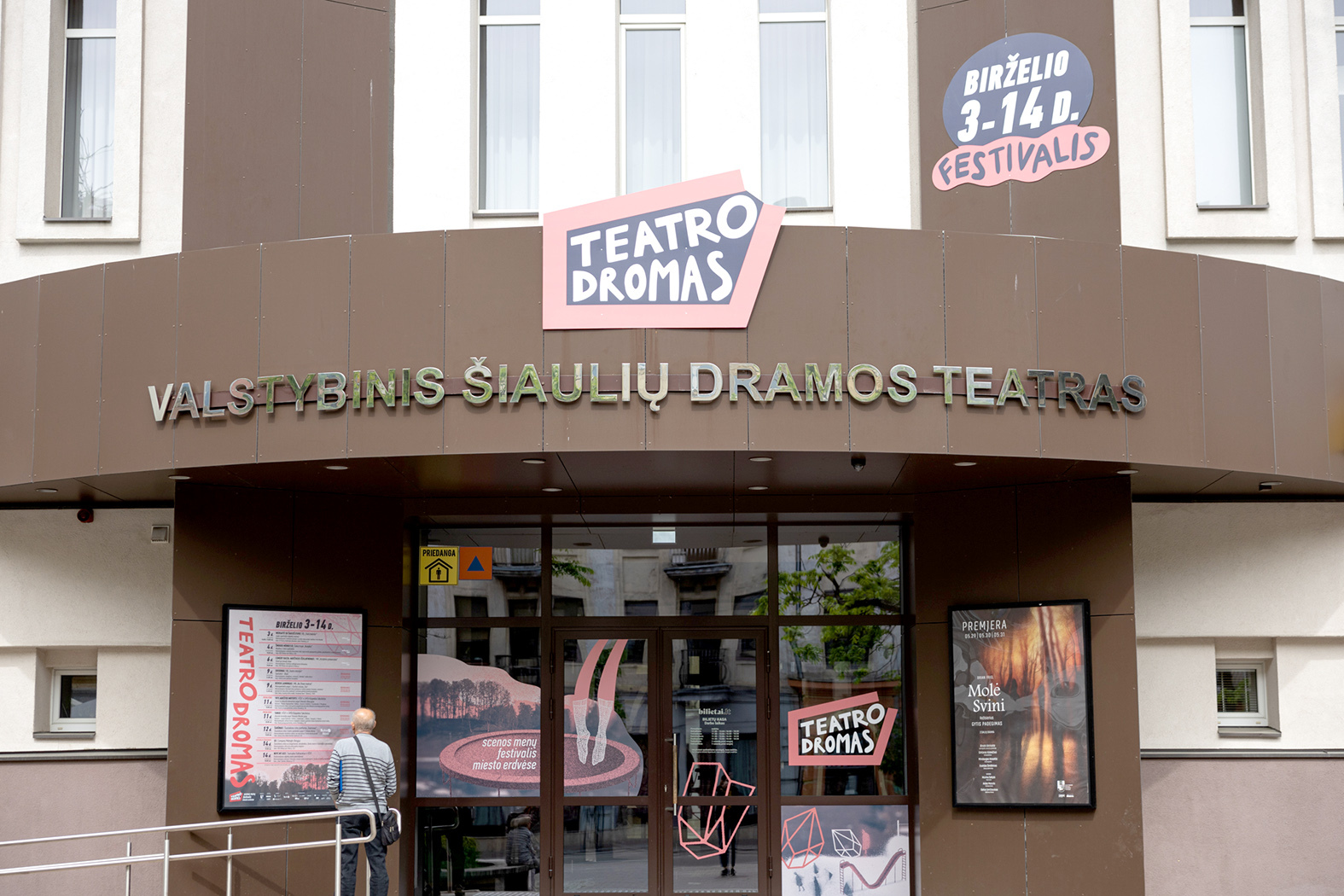 Šiauliuose startuoja „Teatrodromas“: spektakliai persikelia į botanikos sodą ir buvusį „Elnį“