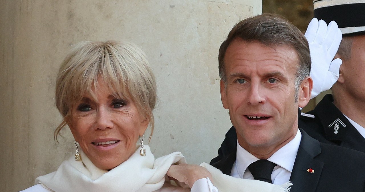 Brigitte Macron vėl pavergė Eliziejaus rūmus: vienas aksesuaras įvaizdžiui suteikė prancūziškos klasės