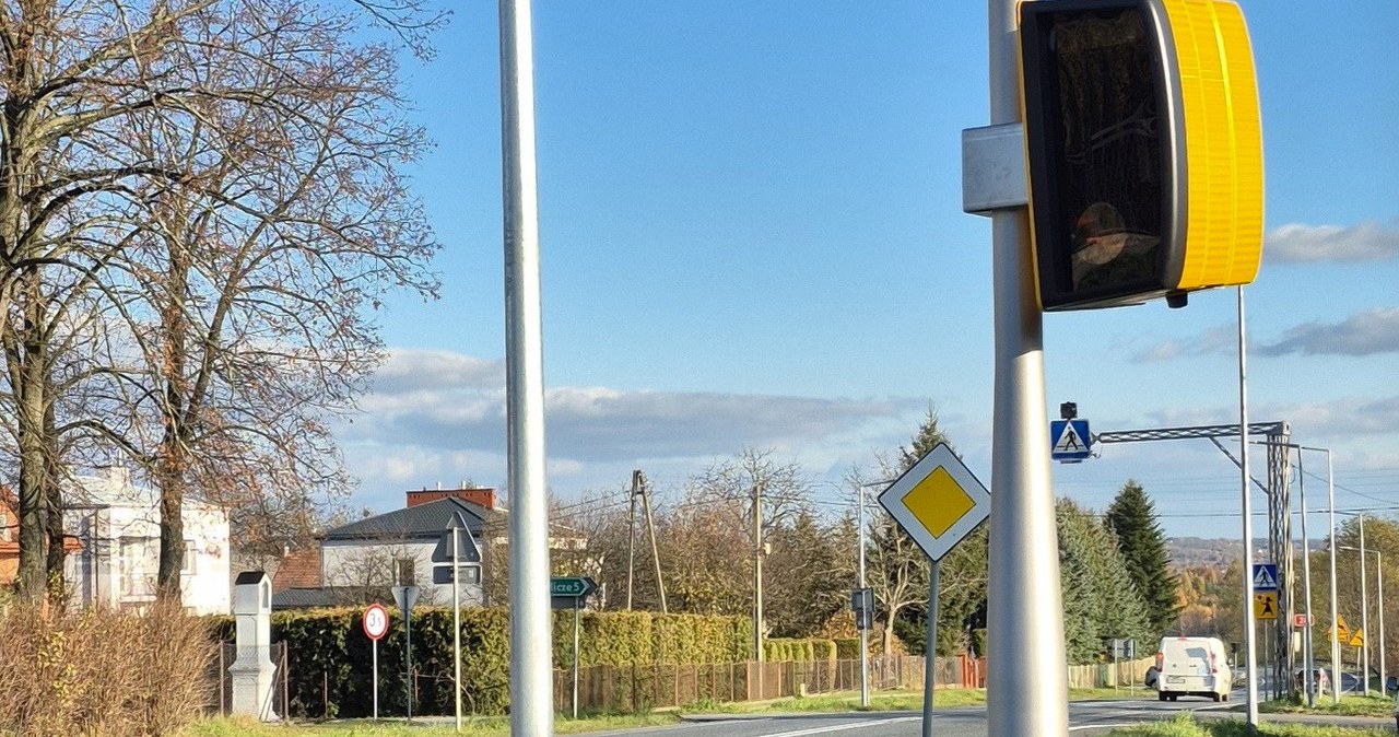 Iš kokio atstumo fotoradaras nufotografuoja? Atsakymas nustebins, ypač važiuojant skirtingomis juostomis