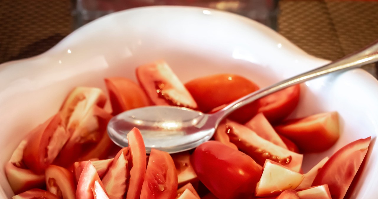 Kiniški pomidorai su cukrumi: du ingredientai ir triukas, kuris karštyje tampa hitu